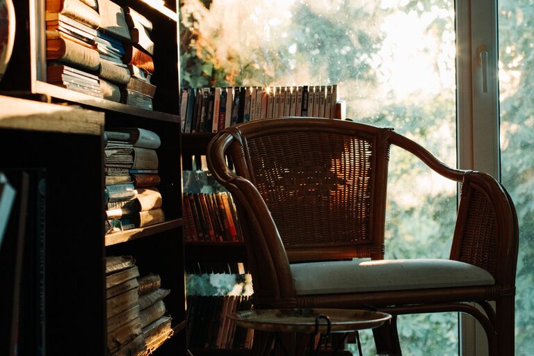 Simple Ways to Create a Cozy Reading Nook in Your Home